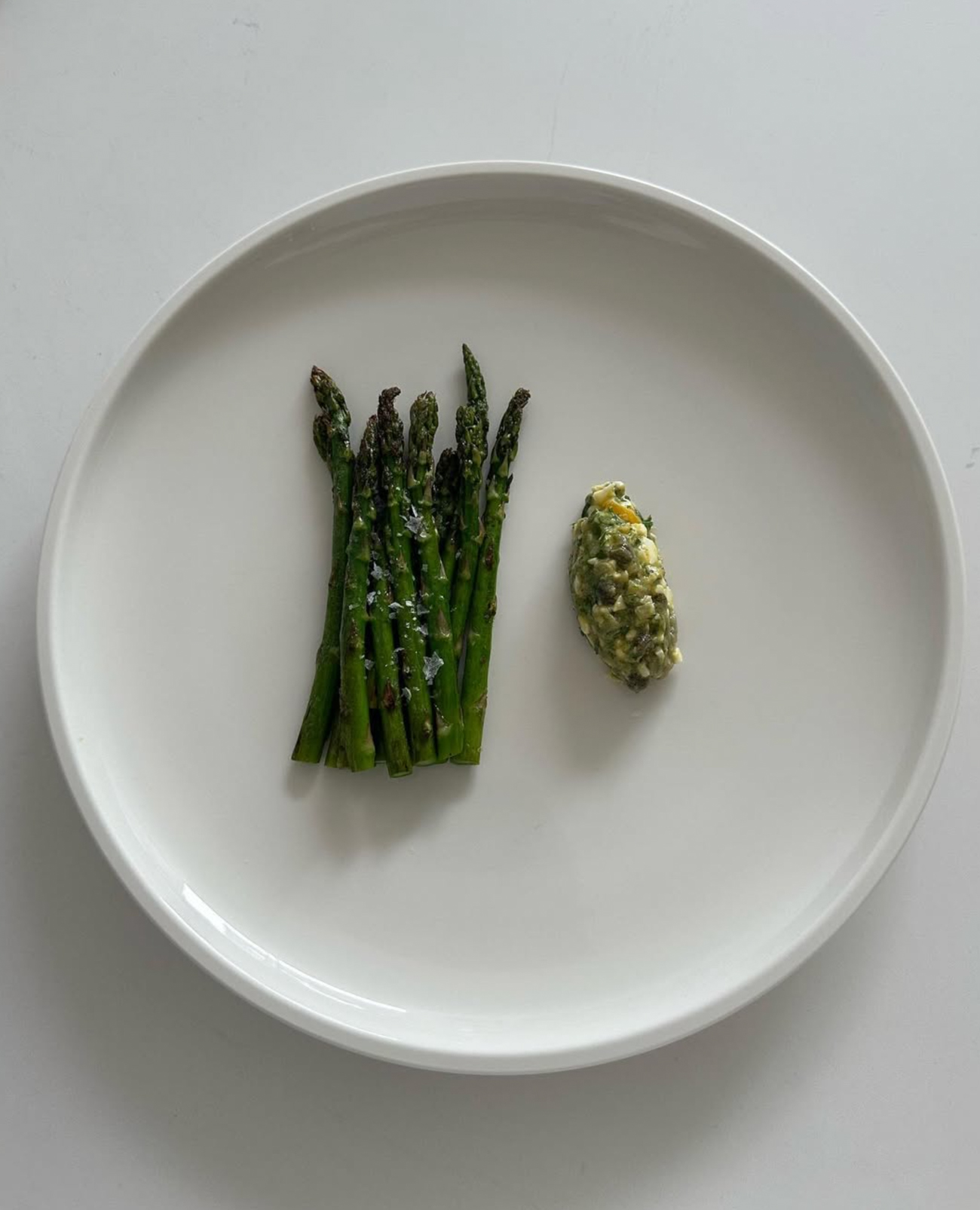 Charred asparagus thumbnail